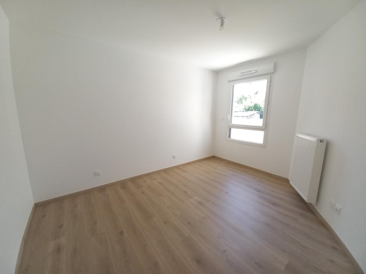 
																																							3 pièces - 
																																						1er étage - 69m² - 919,61 € - Photo #5