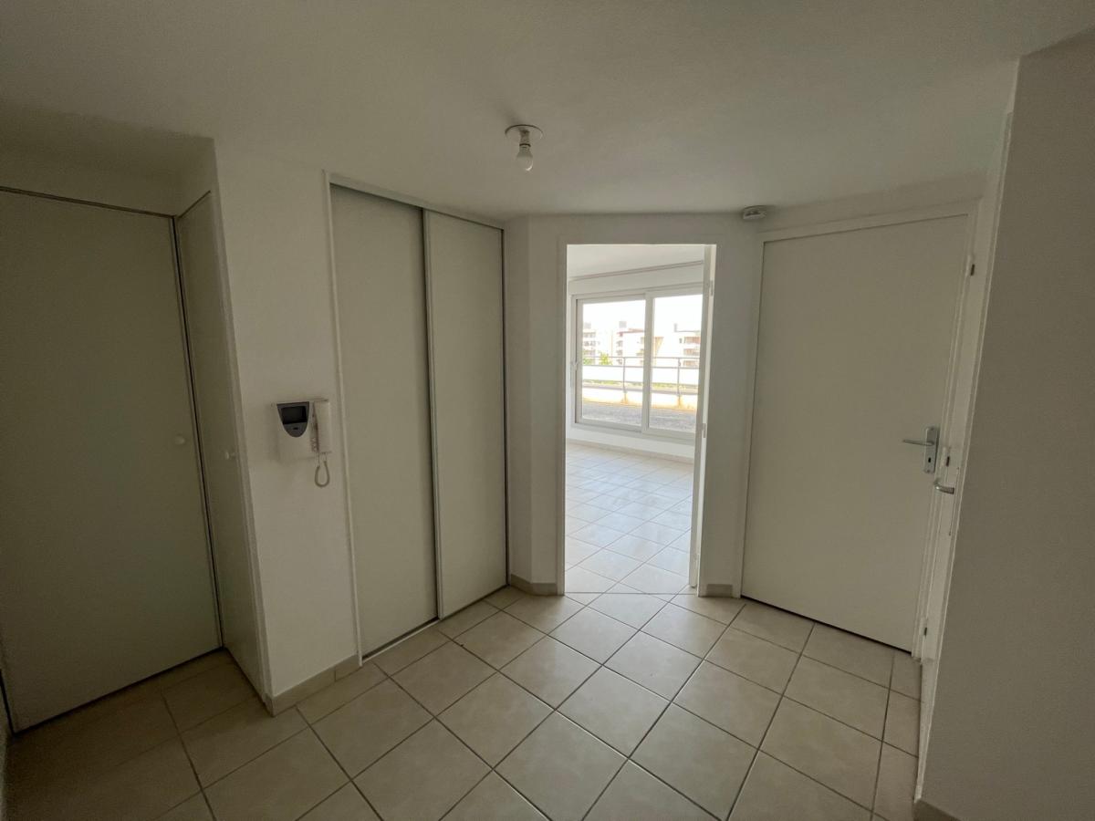 2 pièces -
3ème étage - 52m² - 647,97 € - Photo #3