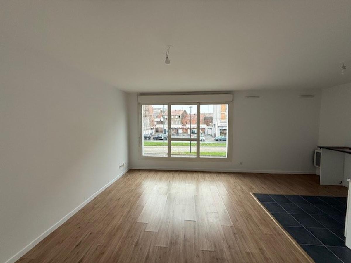 
																			1 pièce - 
																		1er étage - 31m² - 553,96 € - Photo #4