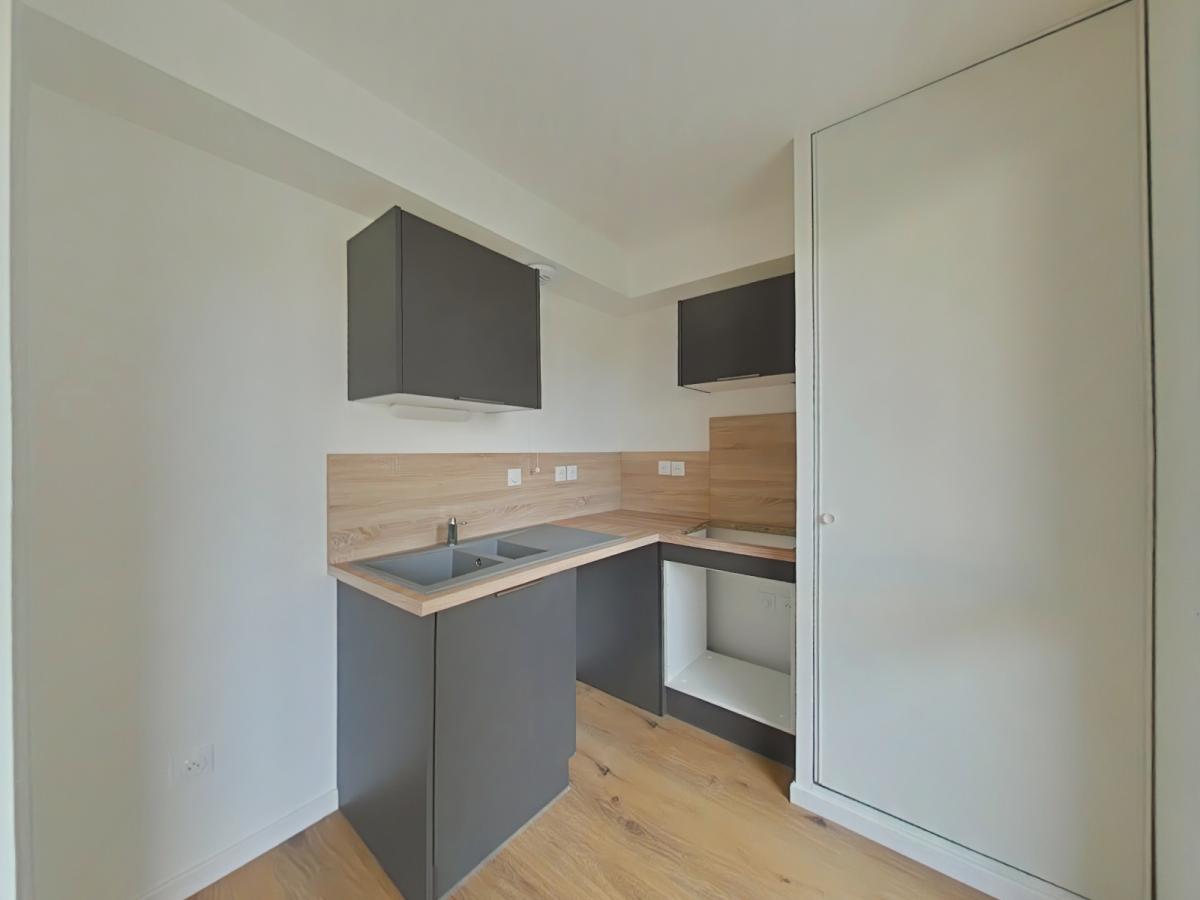 
																			2 pièces - 
																		1er étage - 43m² - 631,90 € - Photo #3