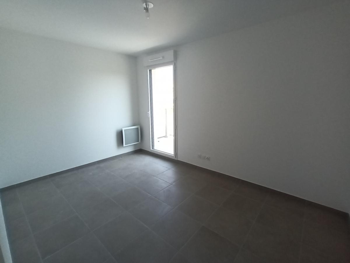 
																																							3 pièces - 
																																						3ème étage - 70m² - 1 294,33 € - Photo #7