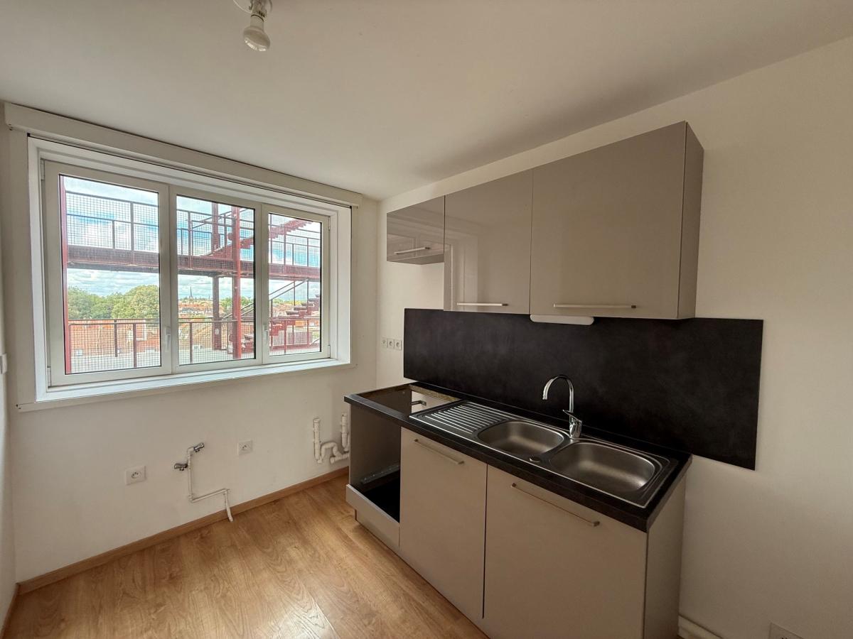 3 pièces - 5ème étage - 66m² - 880,17 € - Photo #2