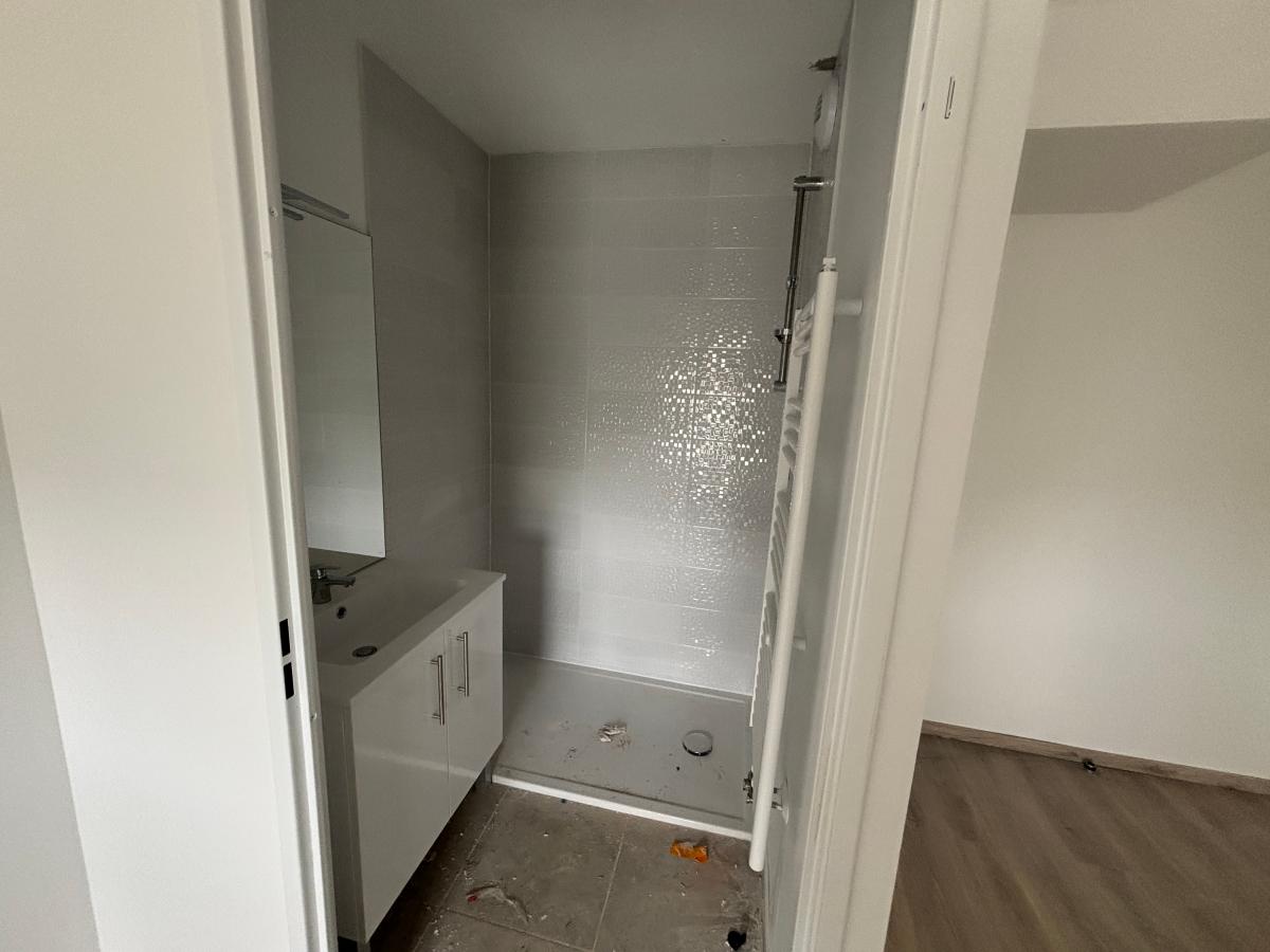 
																																							4 pièces - 
																																						1er étage - 87m² - 1 023,89 € - Photo #6