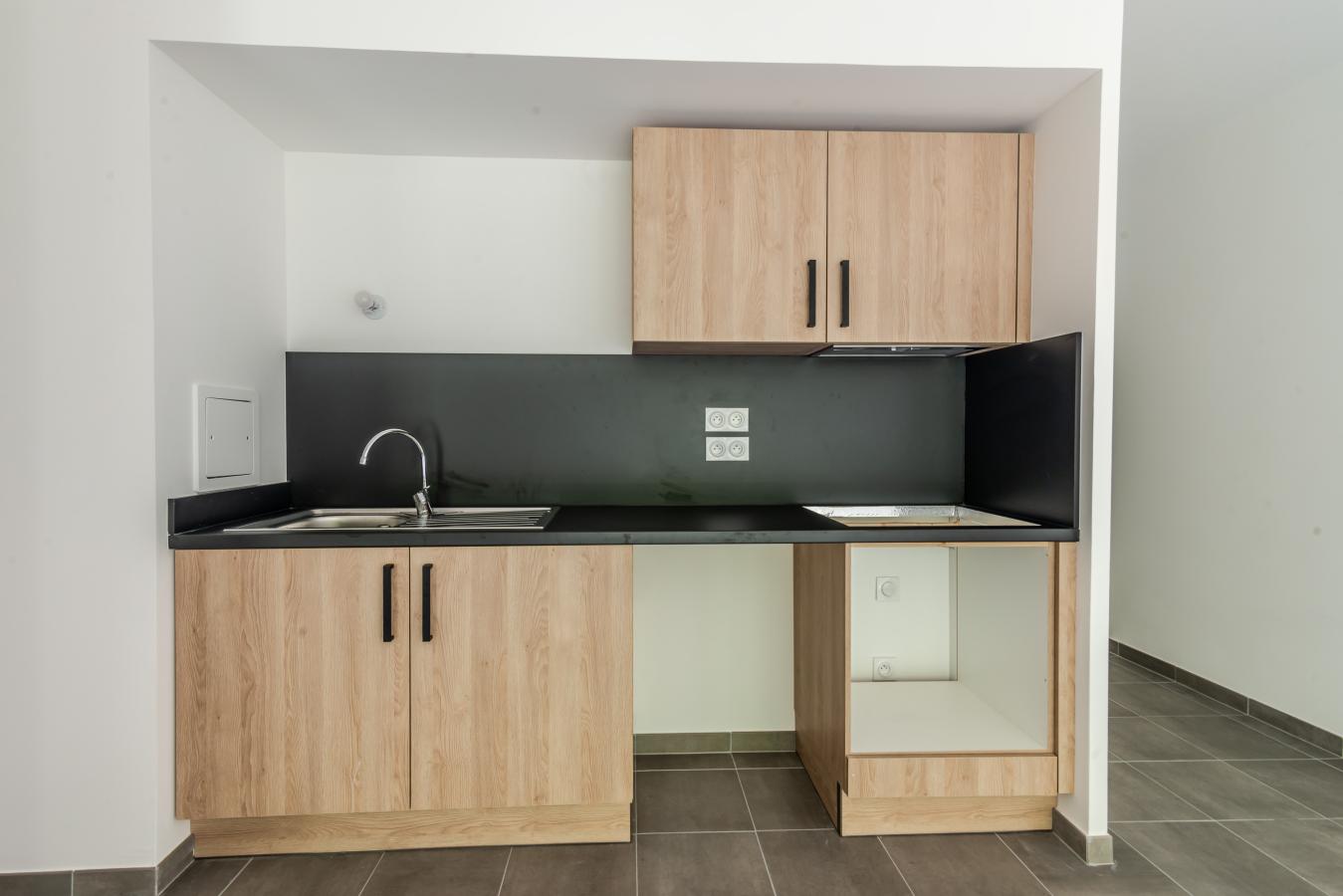 
																																							1 pièce - 
																																						1er étage - 39m² - 668,11 € - Photo #3