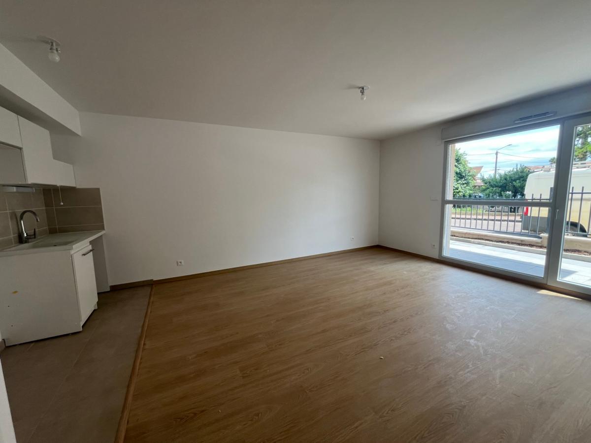 2 pièces - RDC - 44m² - 601,90 € - Photo #2