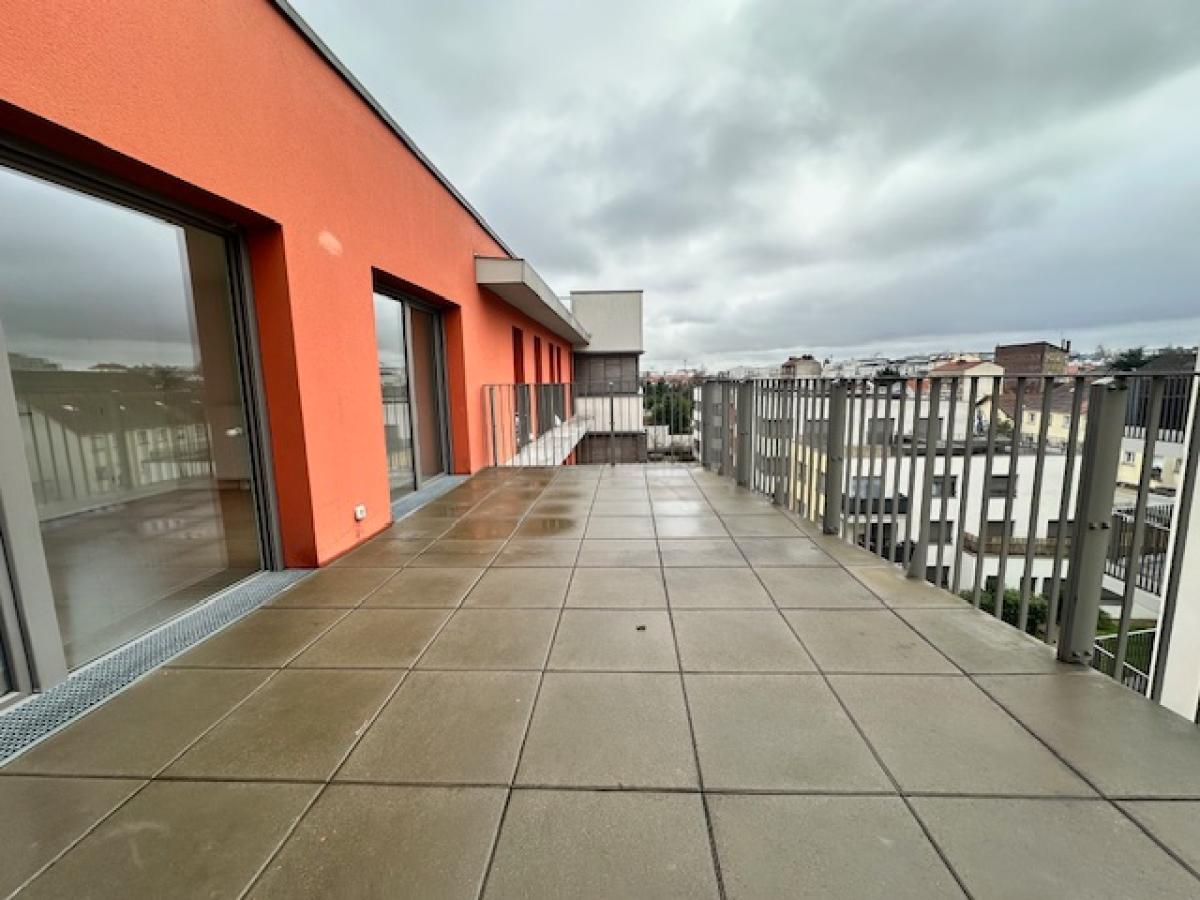 
																																							5 pièces - 
																																						4ème étage - 95m² - 1 668,38 € - Photo #7