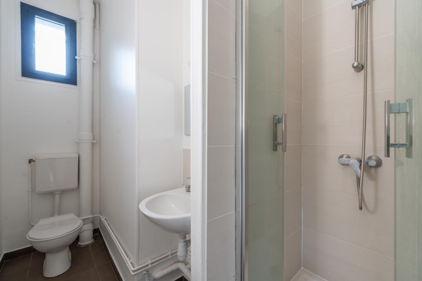 1 pièce - RDC - 240 000 € - Photo #4