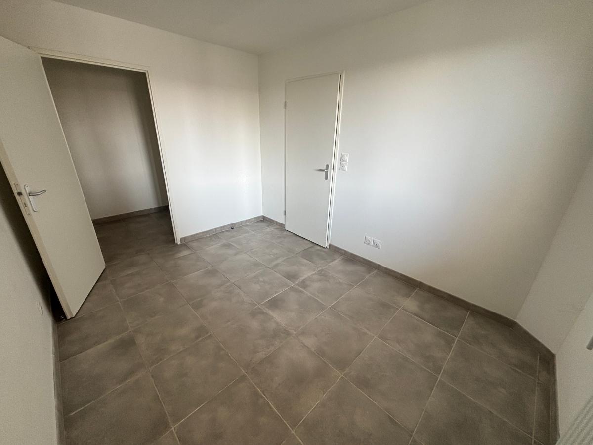 
																			2 pièces - 
																		1er étage - 45m² - 573,57 € - Photo #4