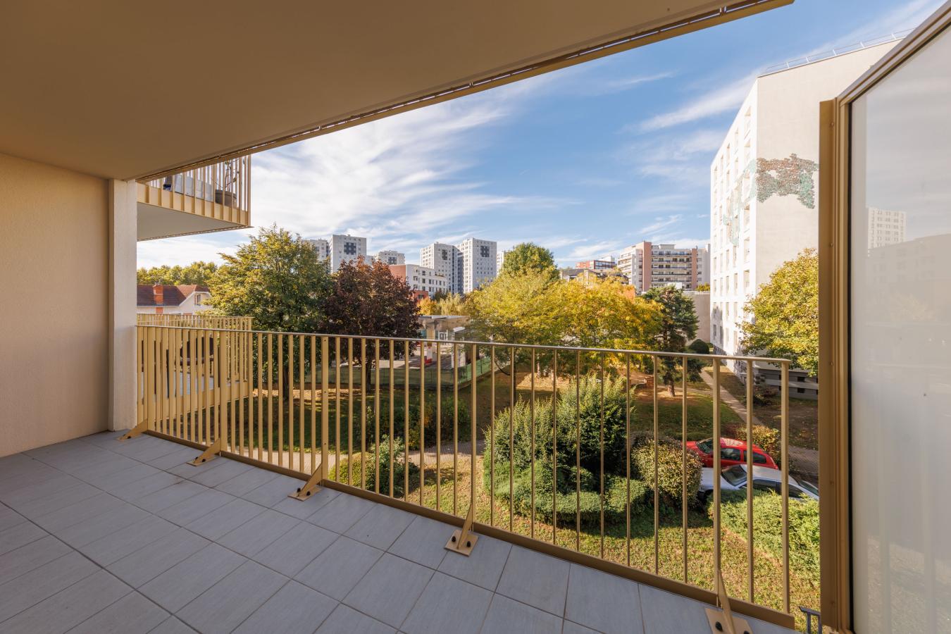 3 pièces - 3ème étage - 76m² - 870,00 € - Photo #2