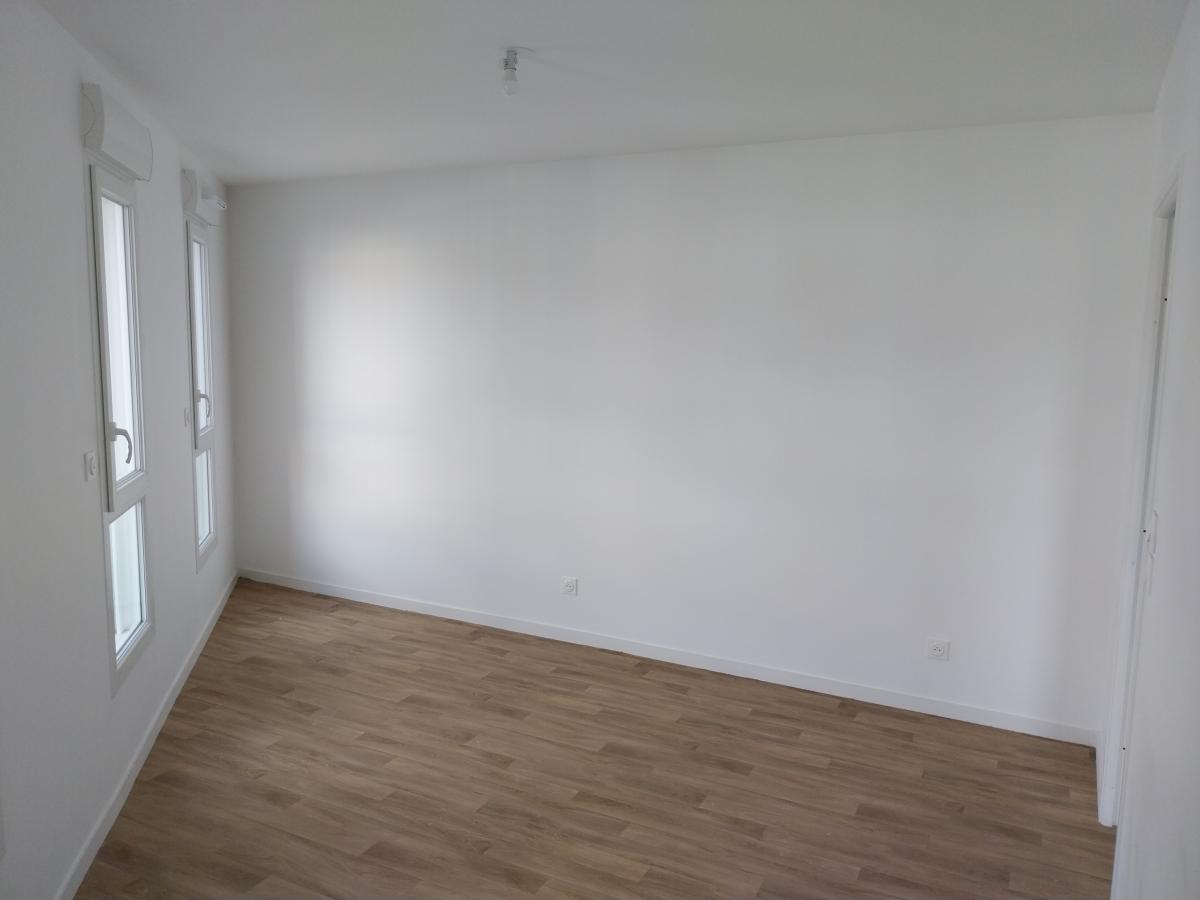 
																																							2 pièces - 
																																						1er étage - 39m² - 602,60 € - Photo #1