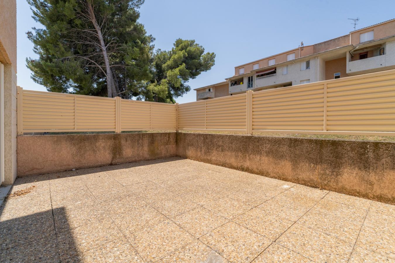 
																																							6 pièces - 
																																						RDC - 112m² - 220 000 € - Photo #1