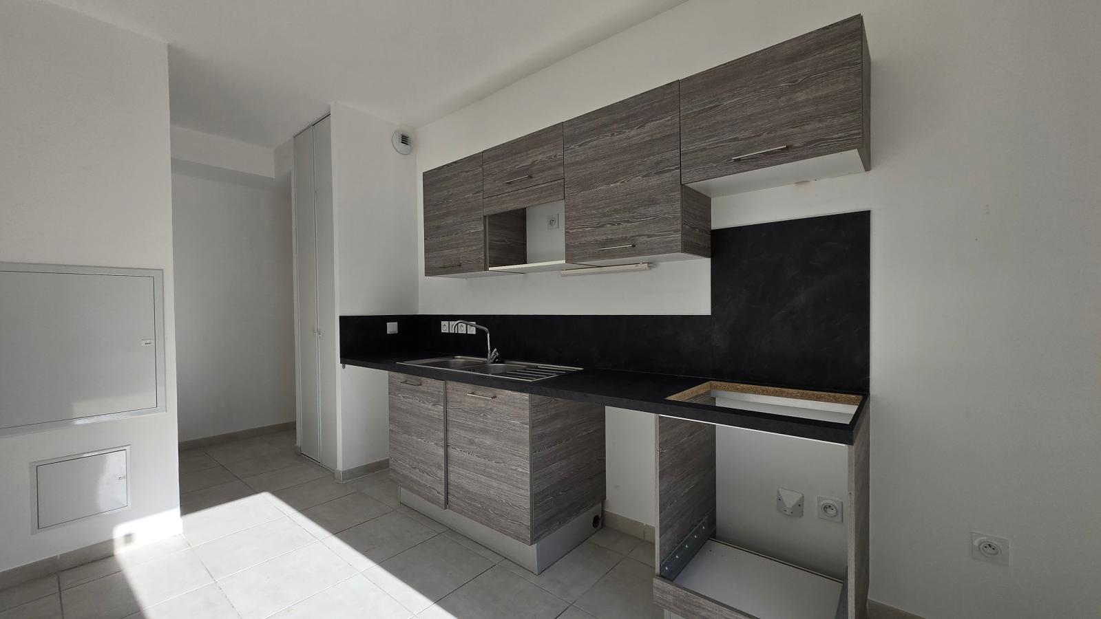 
																																							3 pièces - 
																																						RDC - 66m² - 1 139,32 € - Photo #4