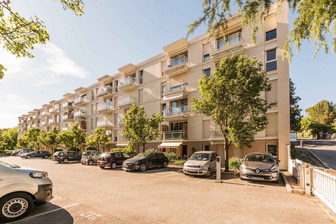 
																																							5 pièces - 
																																						1er étage - 81m² - 1 180,17 € - Photo #4