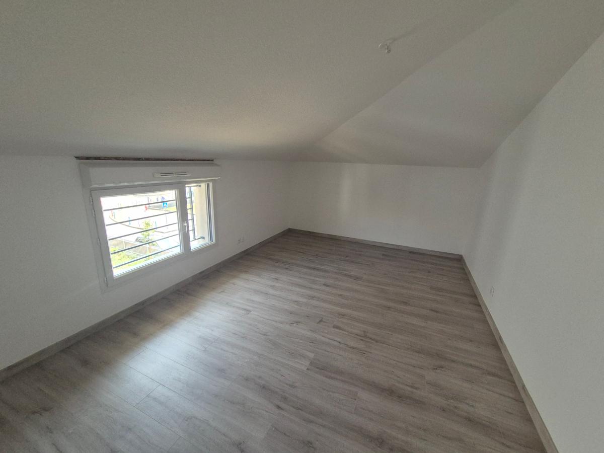 
																																							3 pièces - 
																																						1er étage - 71m² - 841,14 € - Photo #4