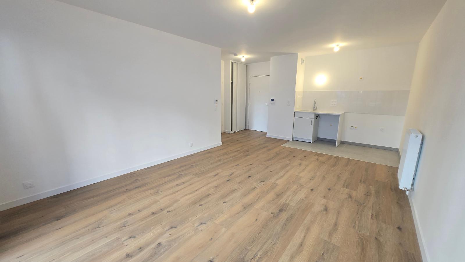 
																																							2 pièces - 
																																						RDC - 47m² - 944,69 € - Photo #3