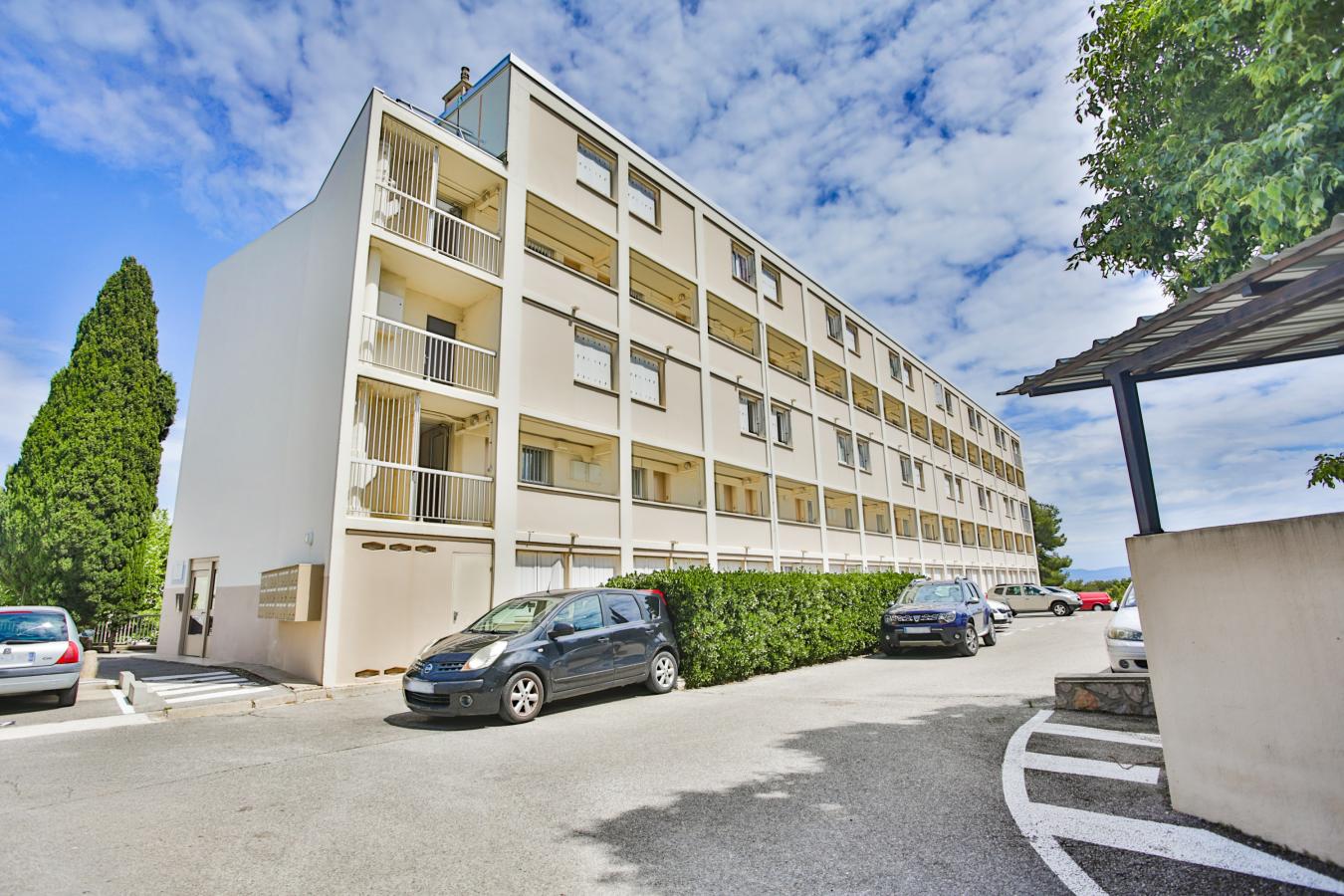 
																																							5 pièces - 
																																						1er étage - 81m² - 275 000 € - Photo #7