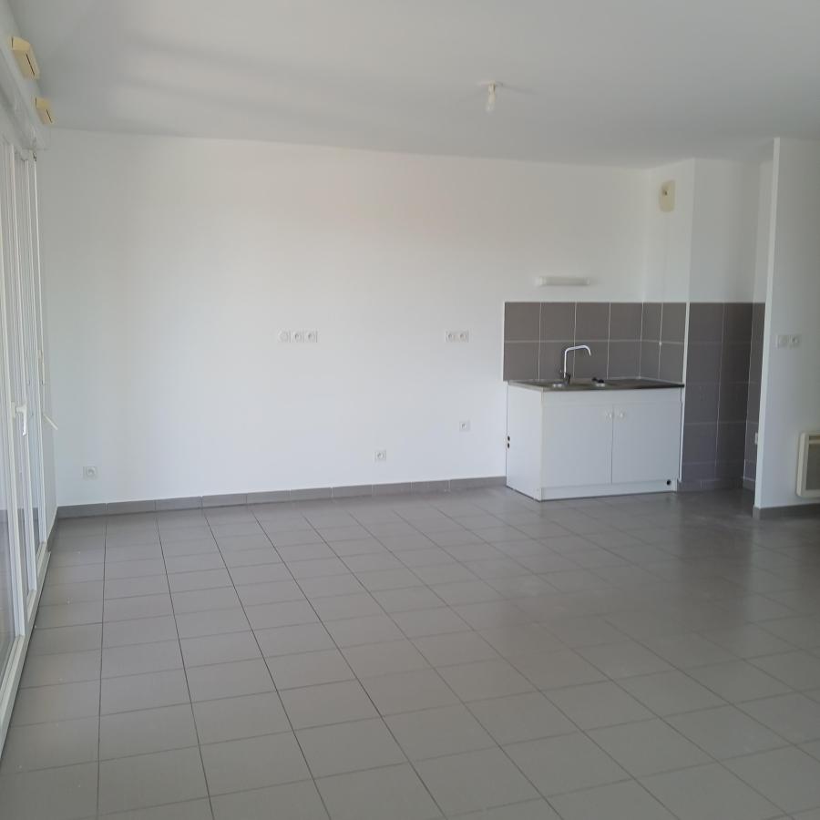 
																																							3 pièces - 
																																						2ème étage - 72m² - 922,55 € - Photo #5