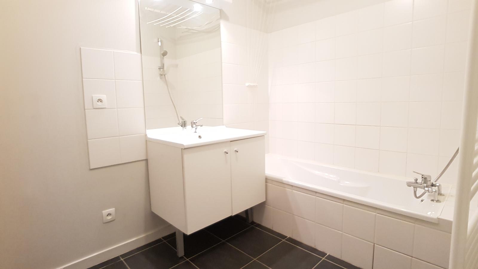 
																			3 pièces - 
																		1er étage - 85m² - 1 154,44 € - Photo #3