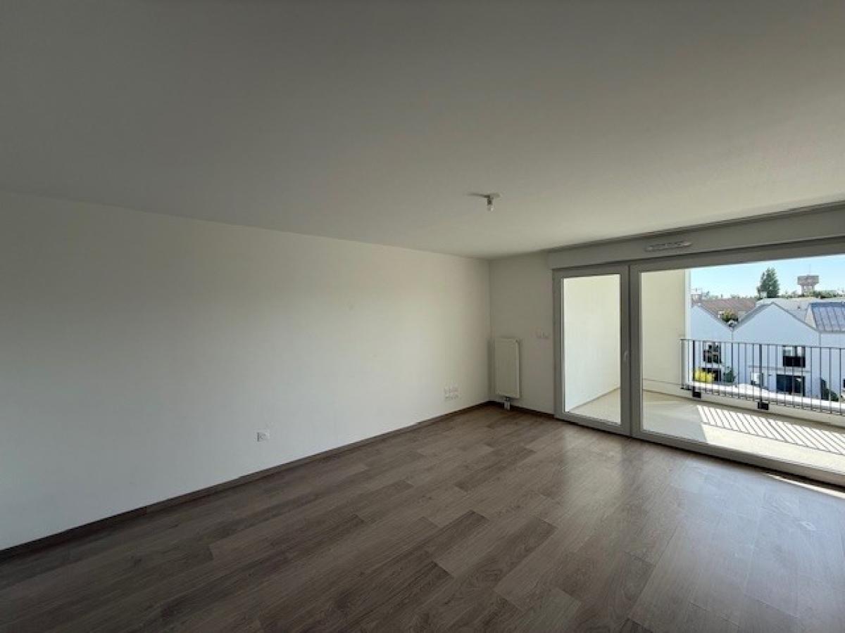 
																																							1 pièce - 
																																						RDC - 32m² - 585,21 € - Photo #4