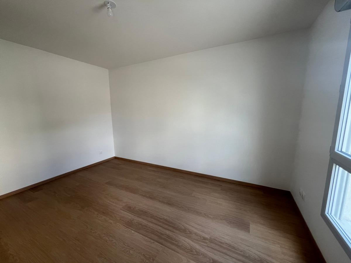 
																																							2 pièces - 
																																						RDC - 52m² - 688,64 € - Photo #5