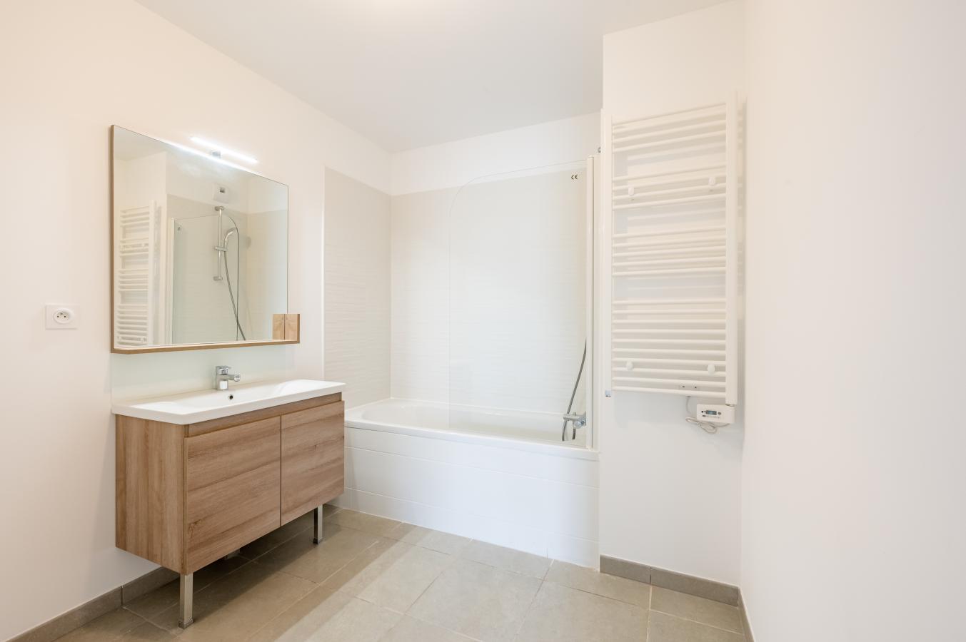 
																																							3 pièces - 
																																						4ème étage - 58m² - 735,80 € - Photo #3