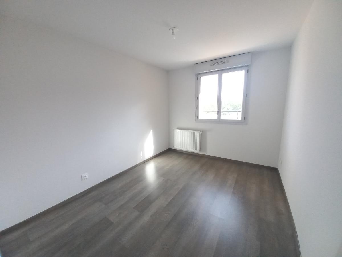 
																																							4 pièces - 
																																						4ème étage - 86m² - 1 008,19 € - Photo #4