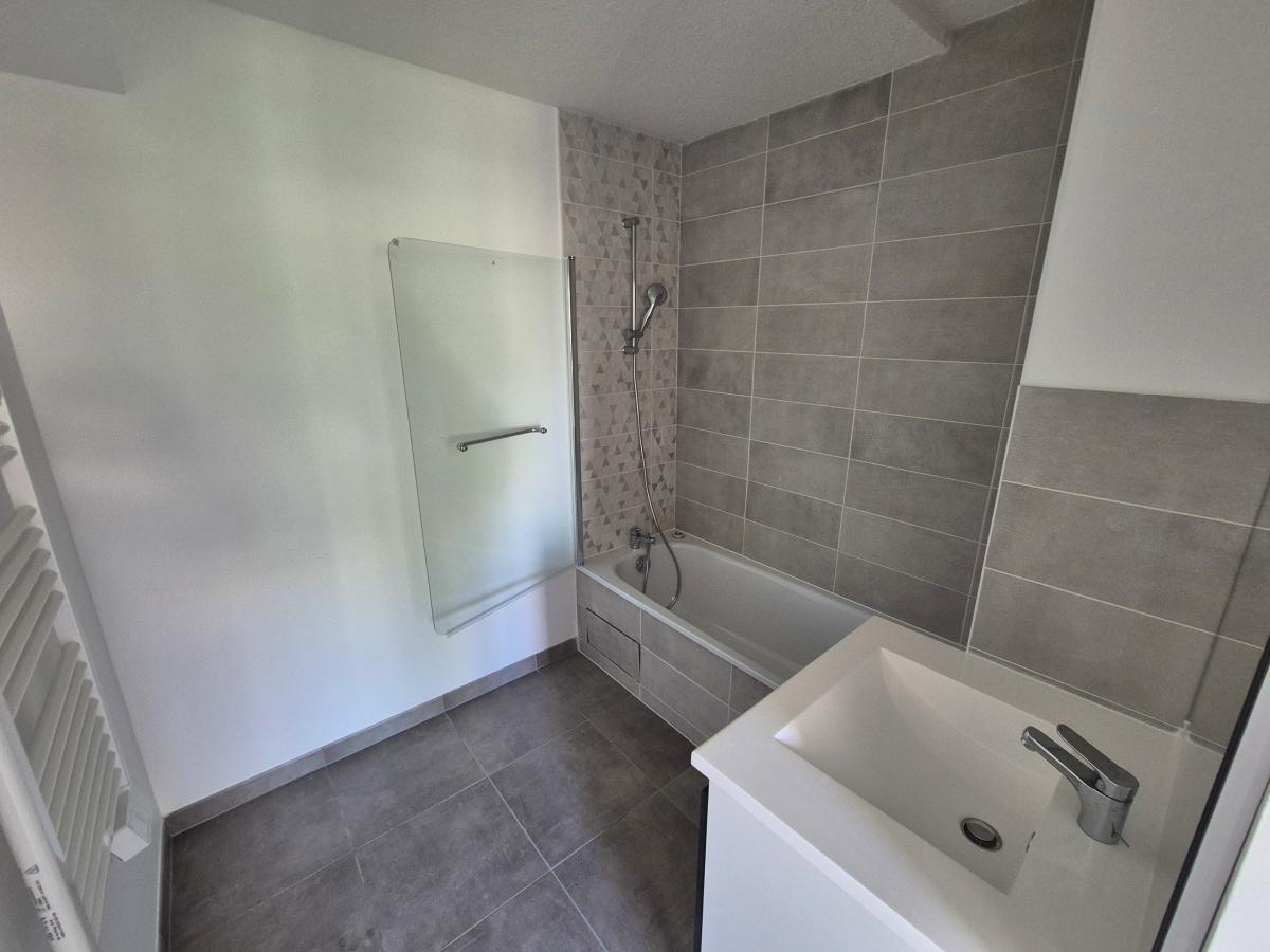 
																																							4 pièces - 
																																						2ème étage - 85m² - 1 061,45 € - Photo #7