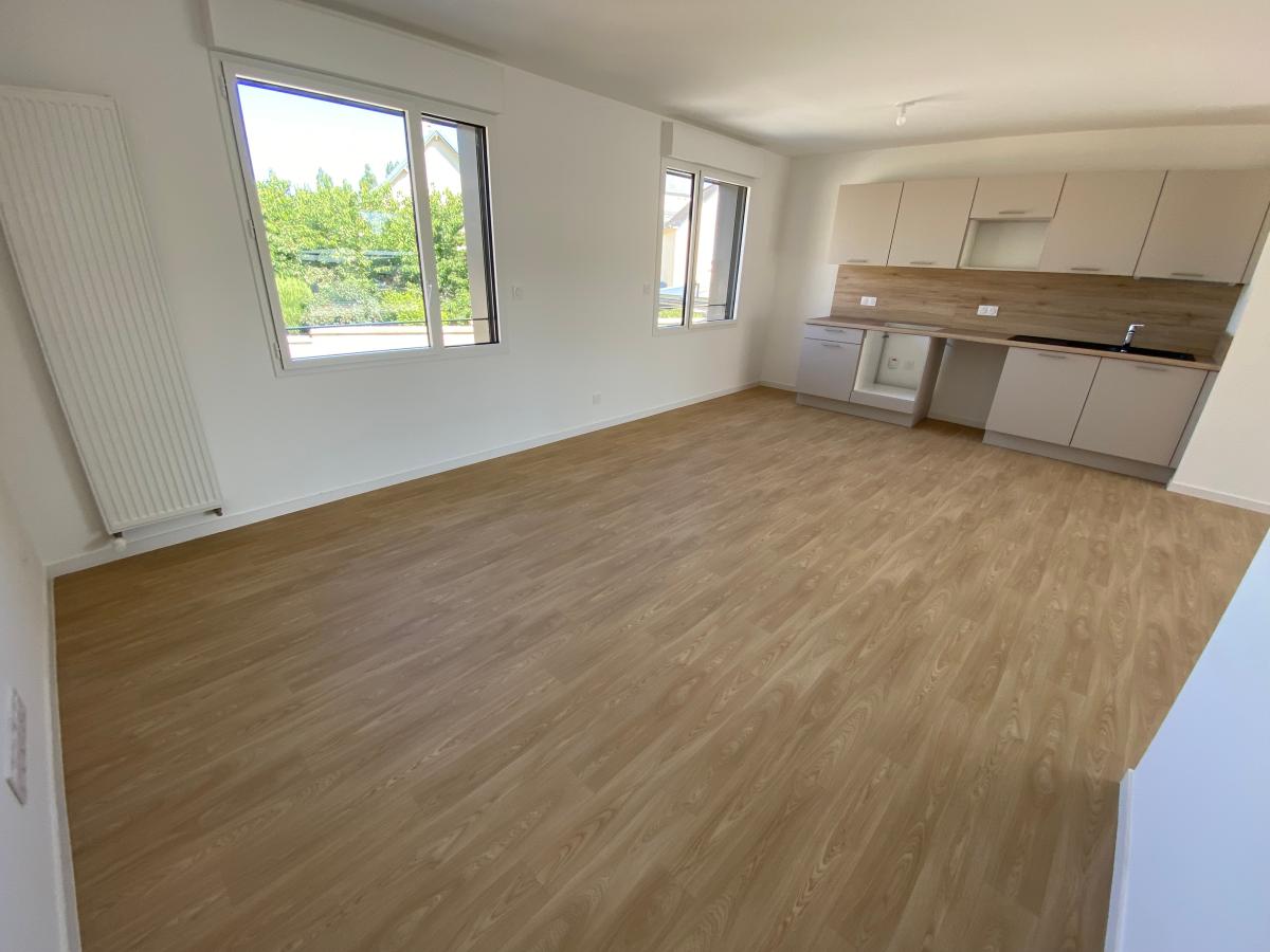 5 pièces - 1er étage - 99m² - 1 191,85 € - Photo #0