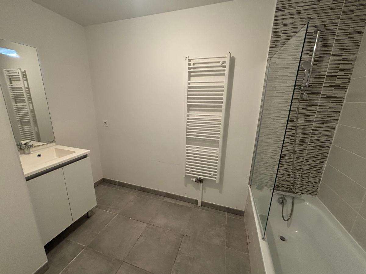 
																																							3 pièces - 
																																						RDC - 64m² - 755,30 € - Photo #5