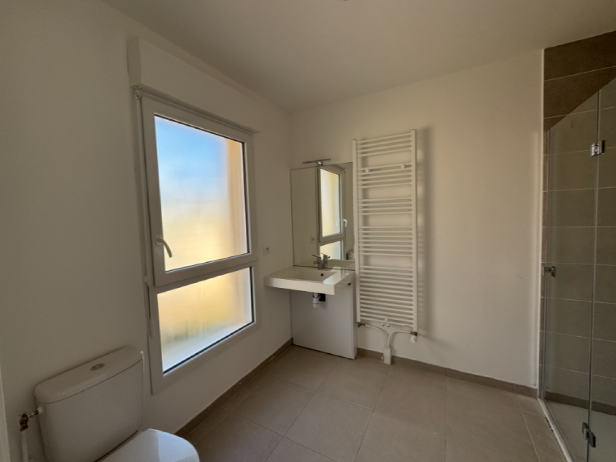 
																																							4 pièces - 
																																						RDC - 86m² - 858,78 € - Photo #3