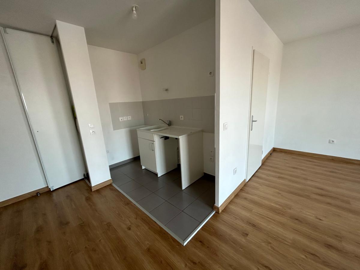 1 pièce - 1er étage - 35m² - 709,39 € - Photo #1