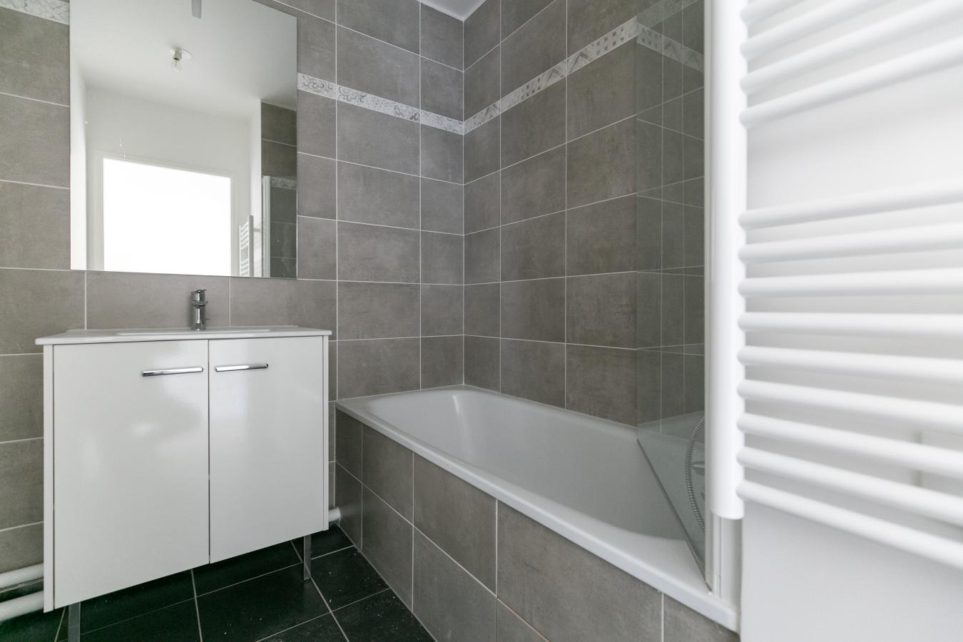 
																			3 pièces - 
																		1er étage - 64m² - 1 240,04 € - Photo #4