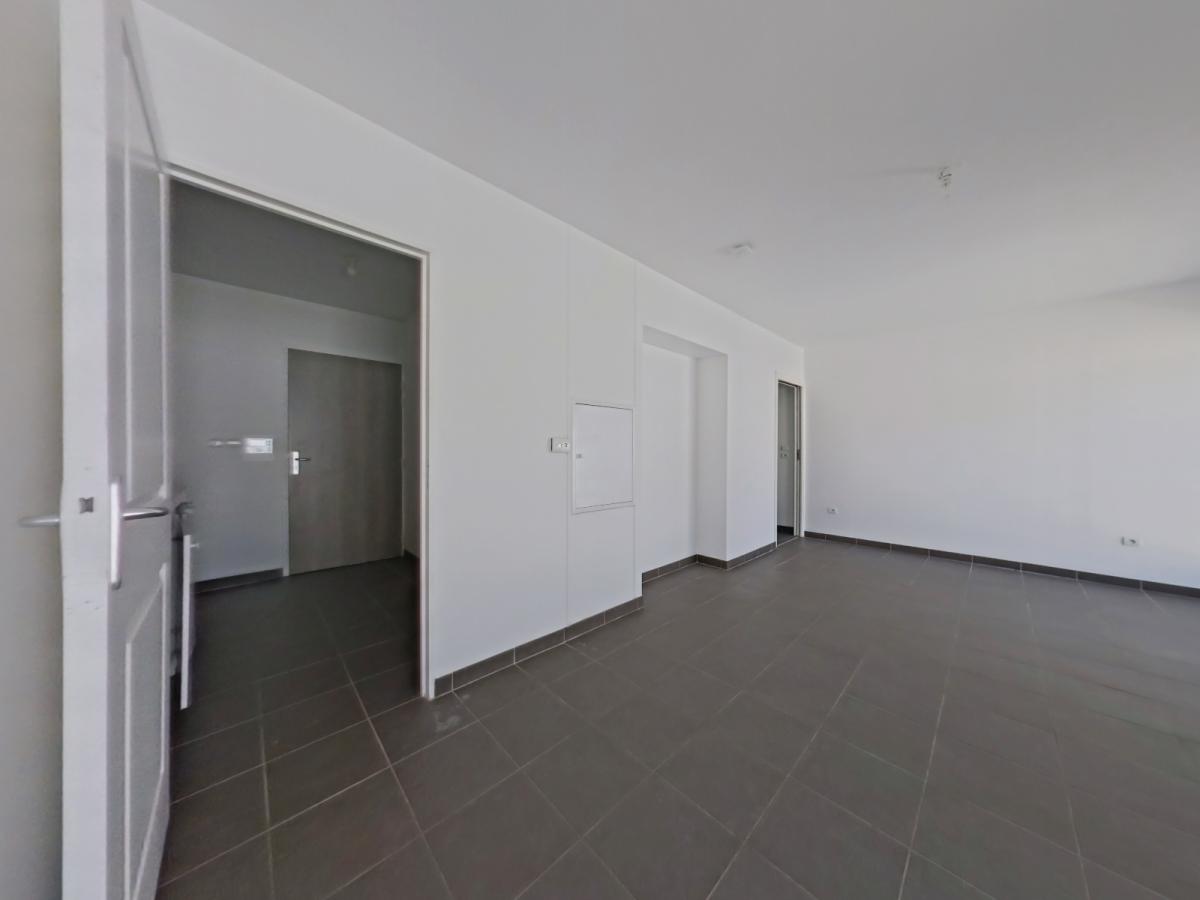 1 pièce - 1er étage - 29m² - 442,11 € - Photo #3