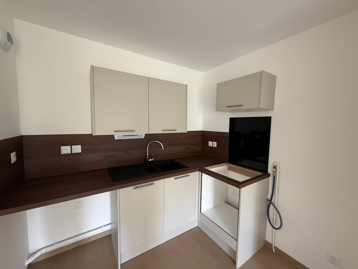 
																																							2 pièces - 
																																						1er étage - 53m² - 569,28 € - Photo #2