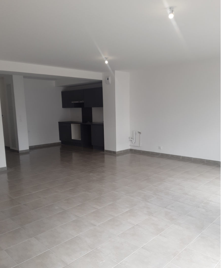 
																			4 pièces – 
																		RDC – 91m² - 1 053,01 € - Photo #2