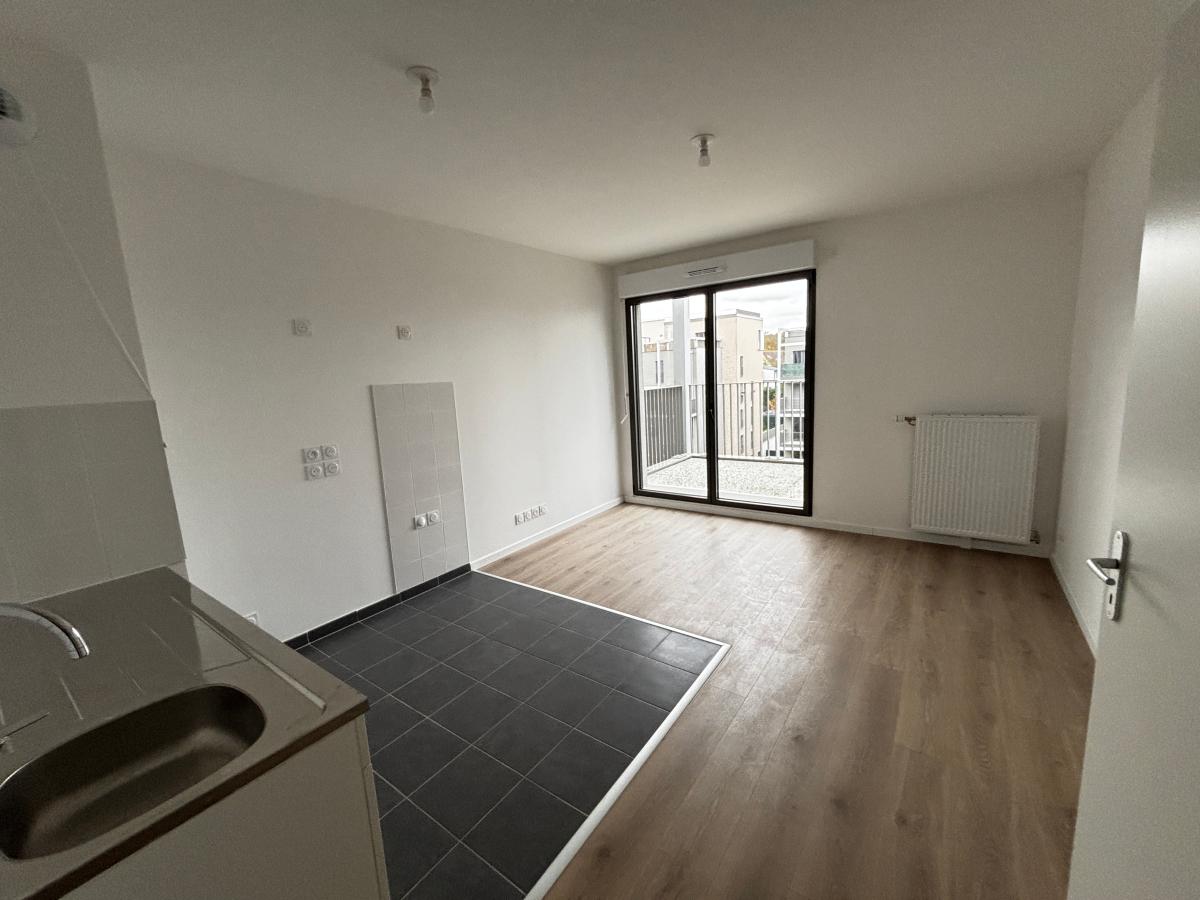 
																			1 pièce - 
																		RDC - 30m² - 905,02 € - Photo #0