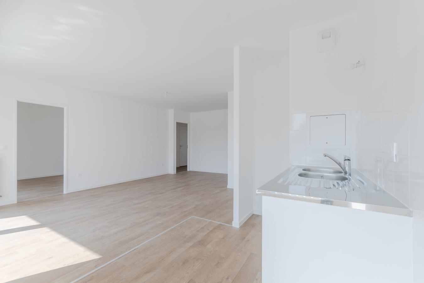 
																																							4 pièces - 
																																						1er étage - 84m² - 1 261,71 € - Photo #2