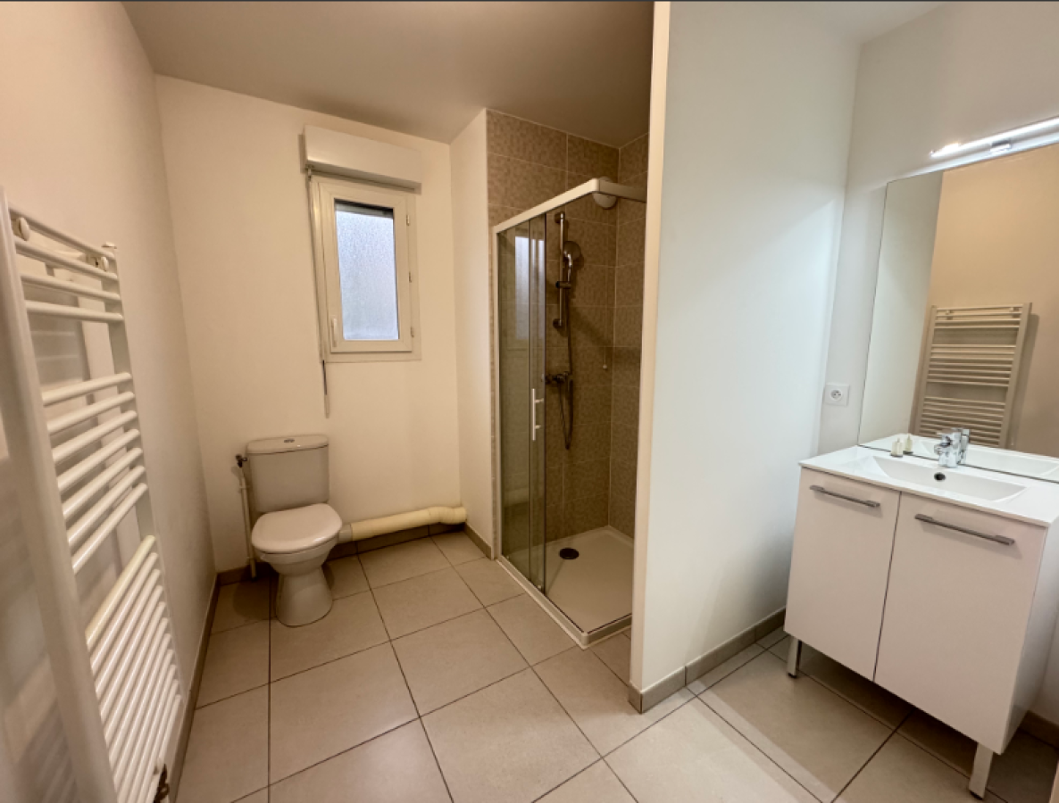
																																							2 pièces - 
																																						2ème étage - 41m² - 517,46 € - Photo #3