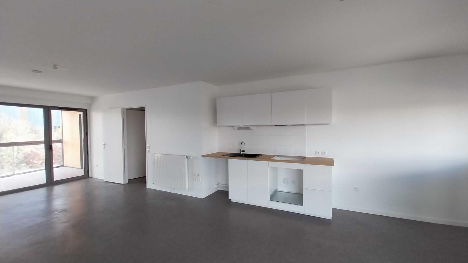 4 pièces - 2ème étage - 80m² - 1 099,00 € - Photo #1