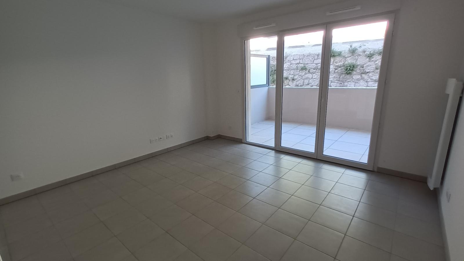 
																																							1 pièce - 
																																						RDC - 29m² - 532,04 € - Photo #3