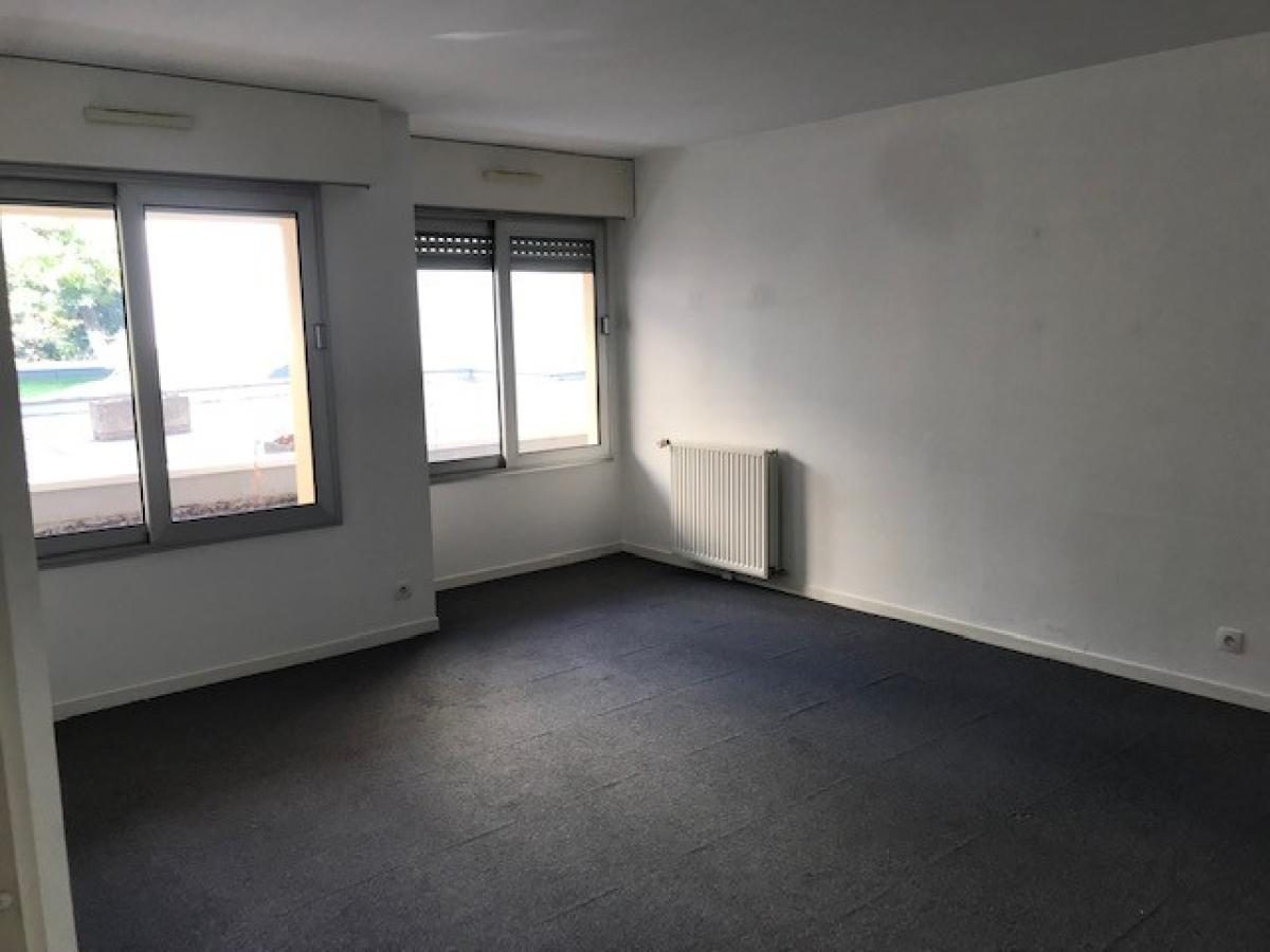 
																																							2 pièces - 
																																						RDC - 46m² - 885,02 € - Photo #2