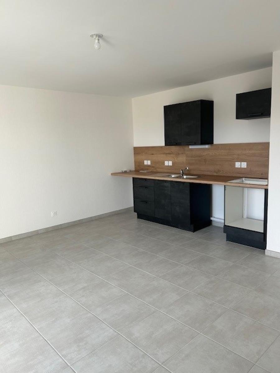 
																			2 pièces - 
																		3ème étage - 45m² - 729,11 € - Photo #2