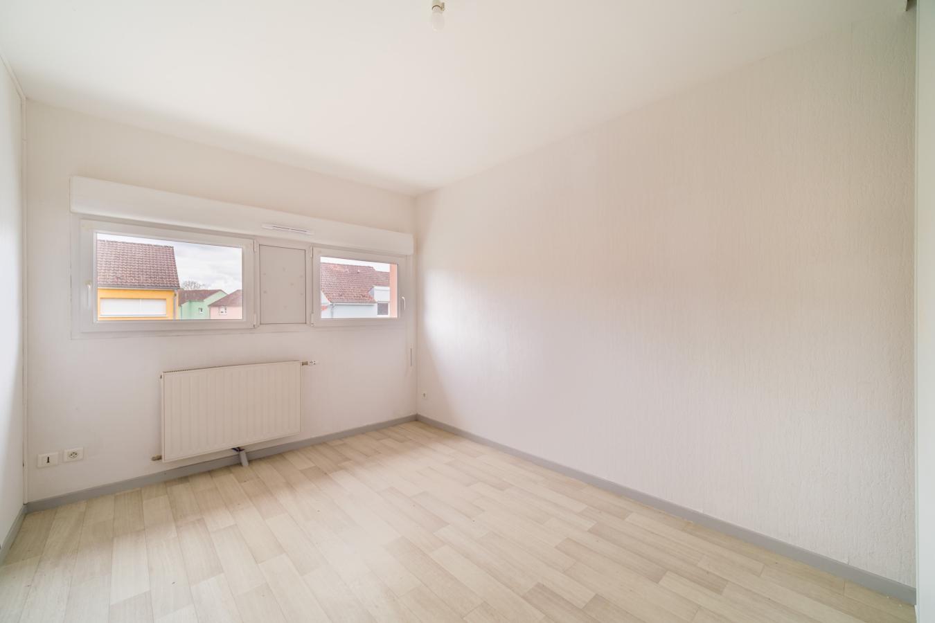 
																			5 pièces - 
																		RDC - 107m² - 146 455 € - Photo #4