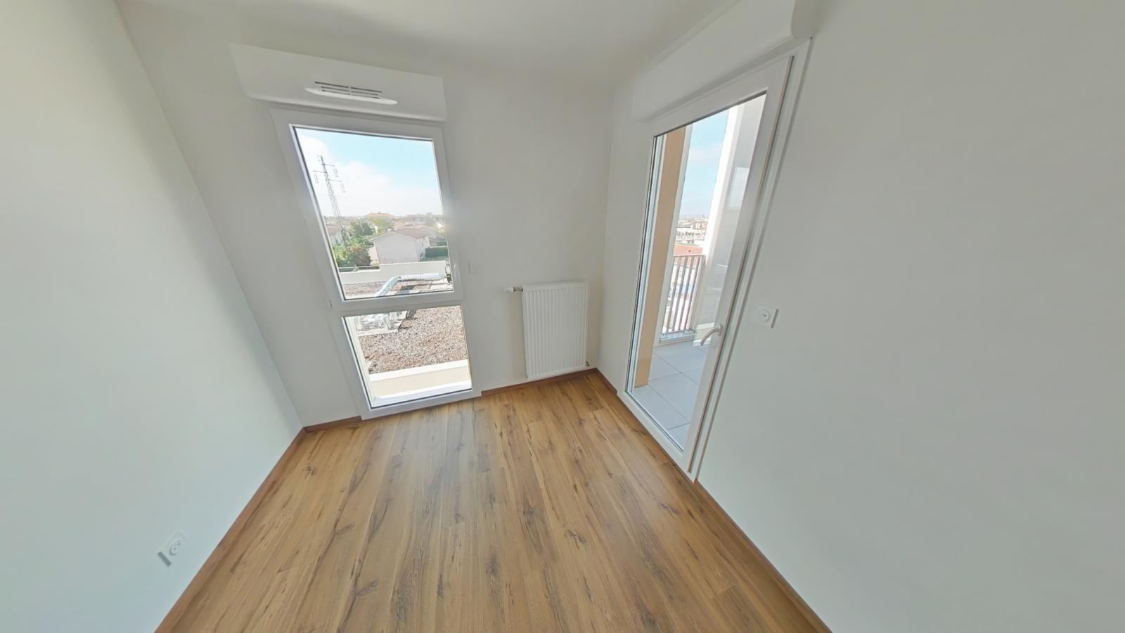 
																																							4 pièces - 
																																						3ème étage - 95m² - 1 265,60 € - Photo #3
