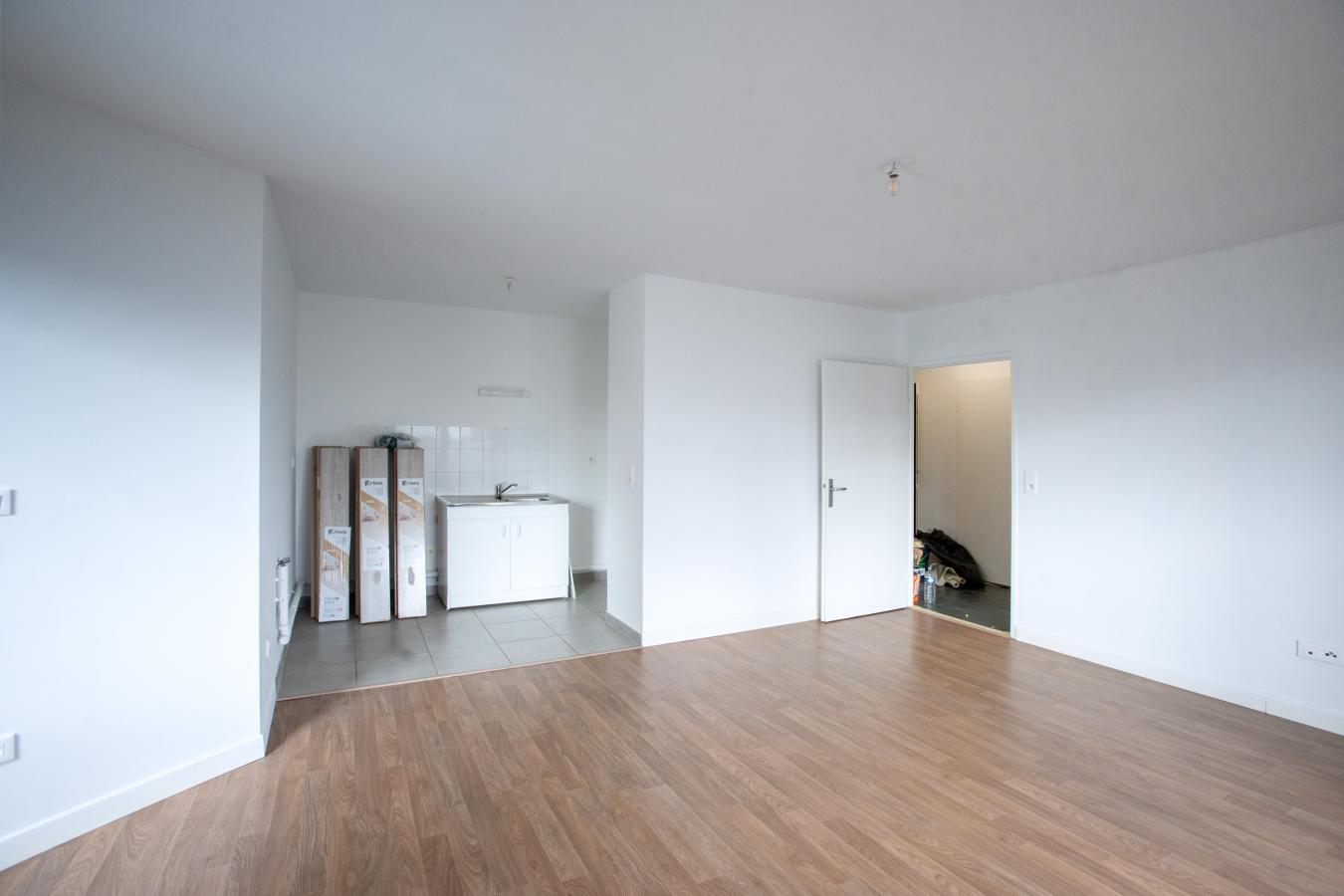 4 pièces - 4ème étage - 74m² - 1 821,84 € - Photo #2