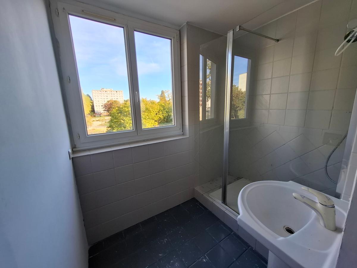
																																							3 pièces - 
																																						4ème étage - 74m² - 685,01 € - Photo #4