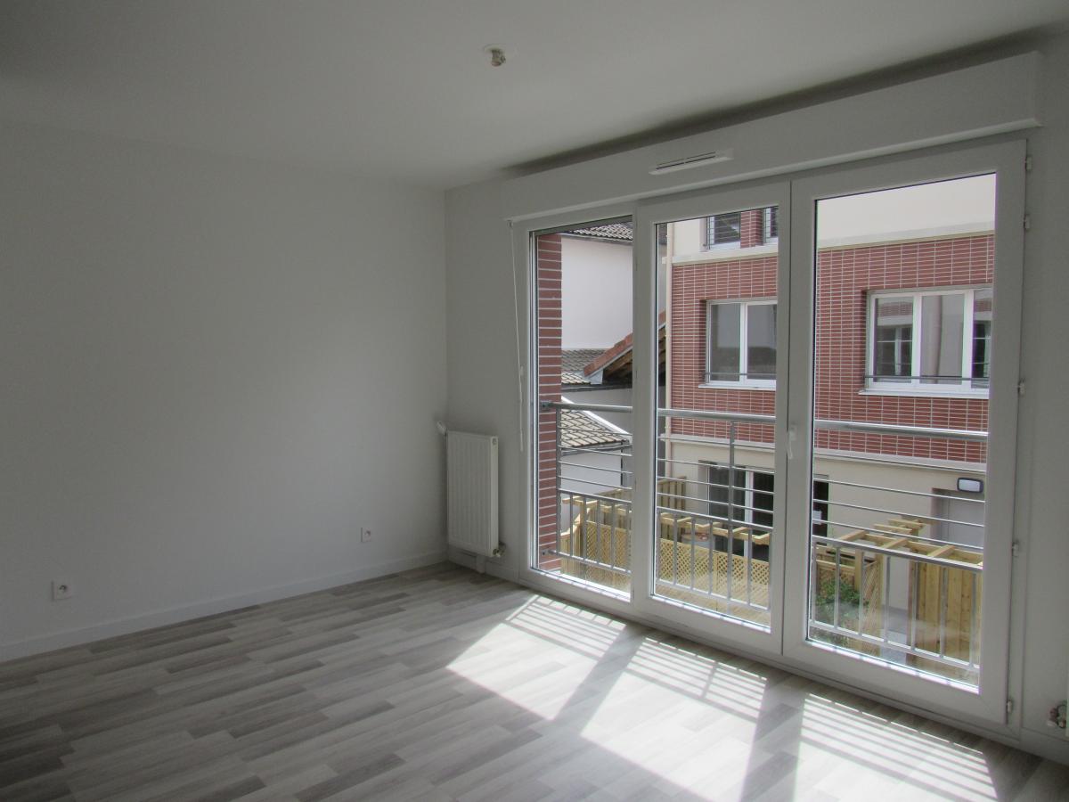 
																																							2 pièces - 
																																						3ème étage - 42m² - 879,95 € - Photo #4