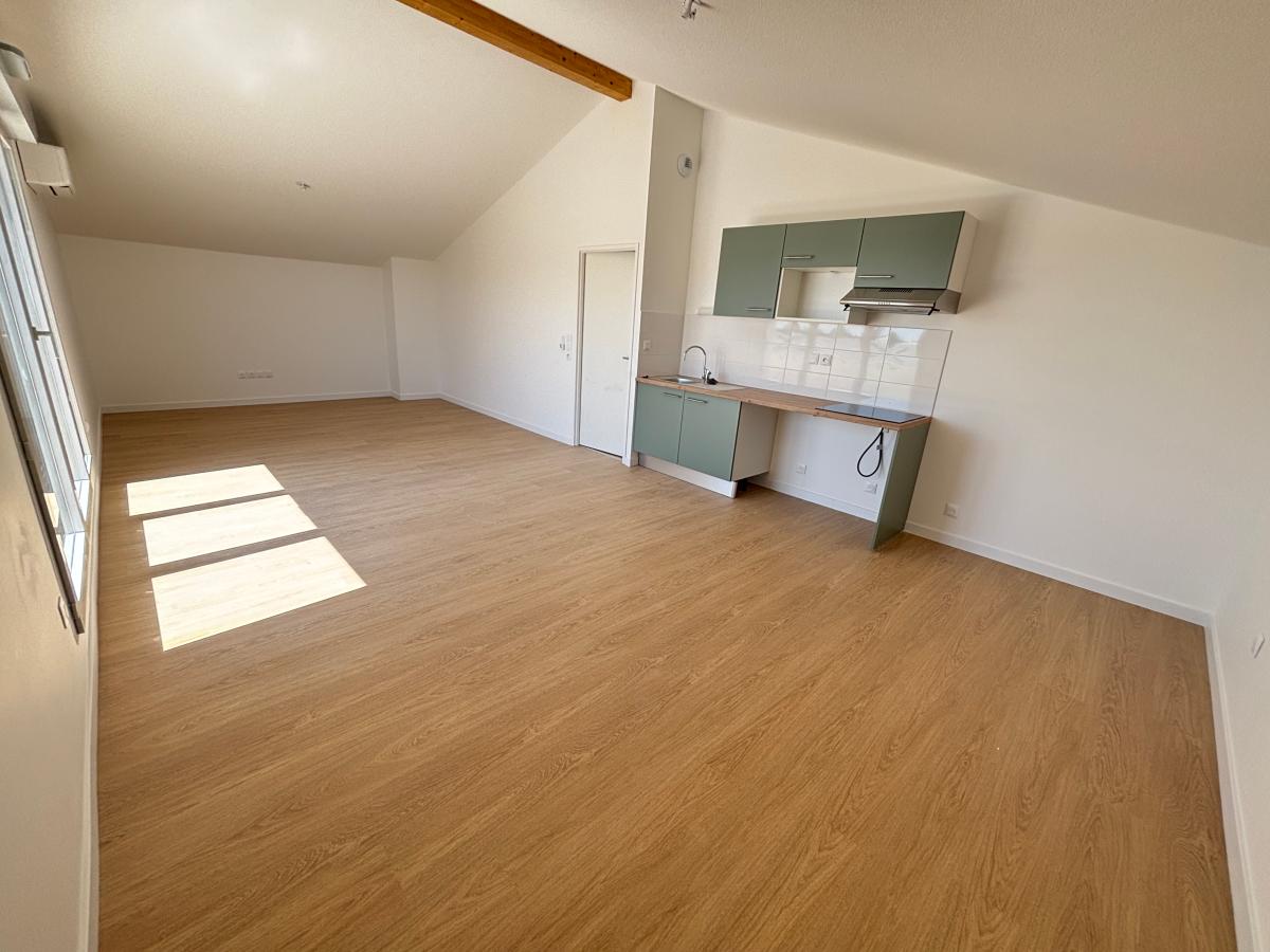 
																			3 pièces - 
																		2ème étage - 82m² - 799,23 € - Photo #2