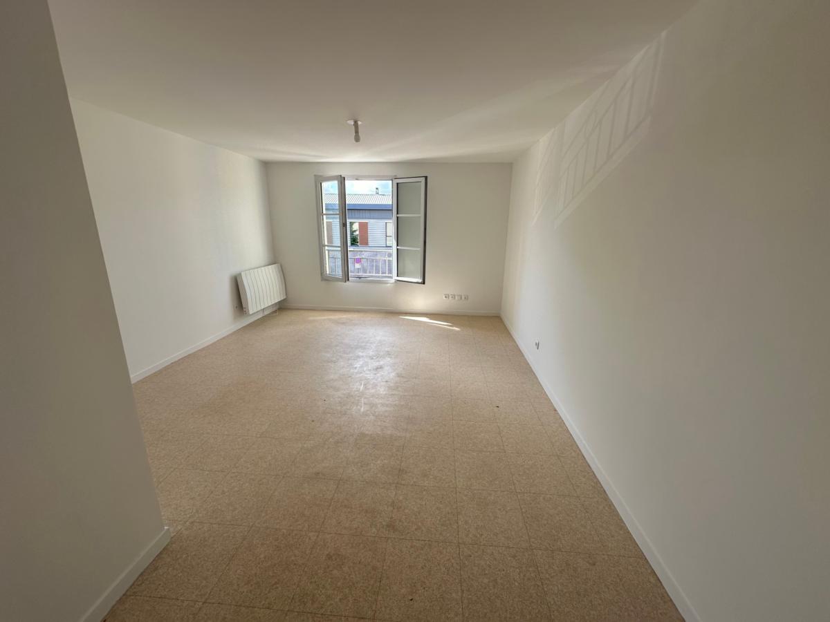 
																																							2 pièces – 
																																						2ème étage – 53m² - 95 000 € - Photo #1