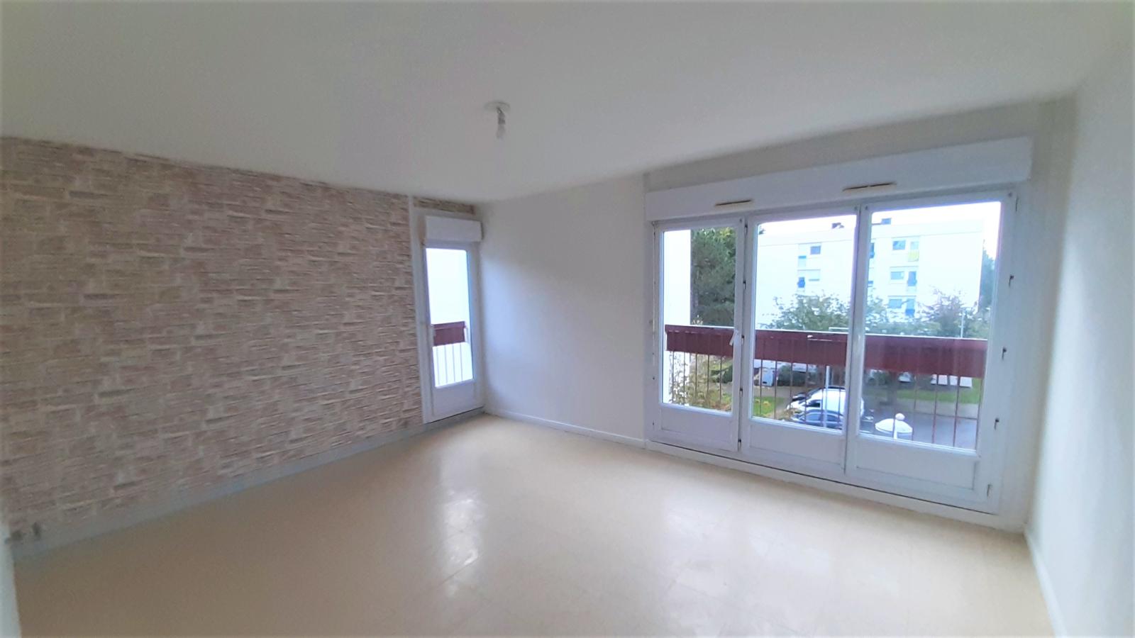 
																																							4 pièces - 
																																						3ème étage - 76m² - 106 400 € - Photo #1